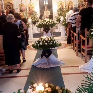 Εσωτερικό Ναού με Ανθοστήλες - Γραφείο Τελετών Φωτεινοπούλου Δήμητρα