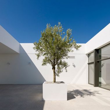 Αποτεφρωτήριο Ριτσώνας, αίθριο 2