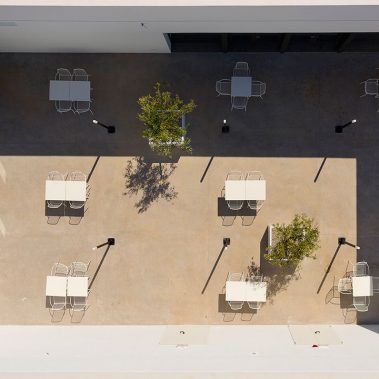 Αποτεφρωτήριο Ριτσώνας, αίθριο